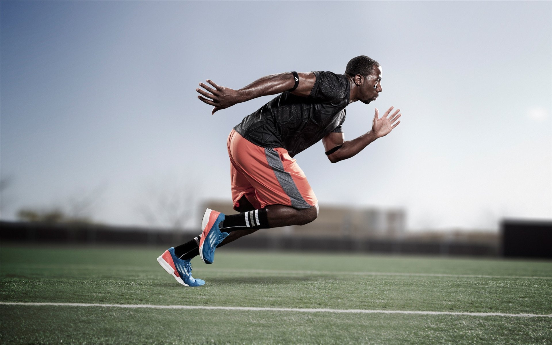 国足全队合力战胜对手，晋级国际赛决赛，国足锦标赛