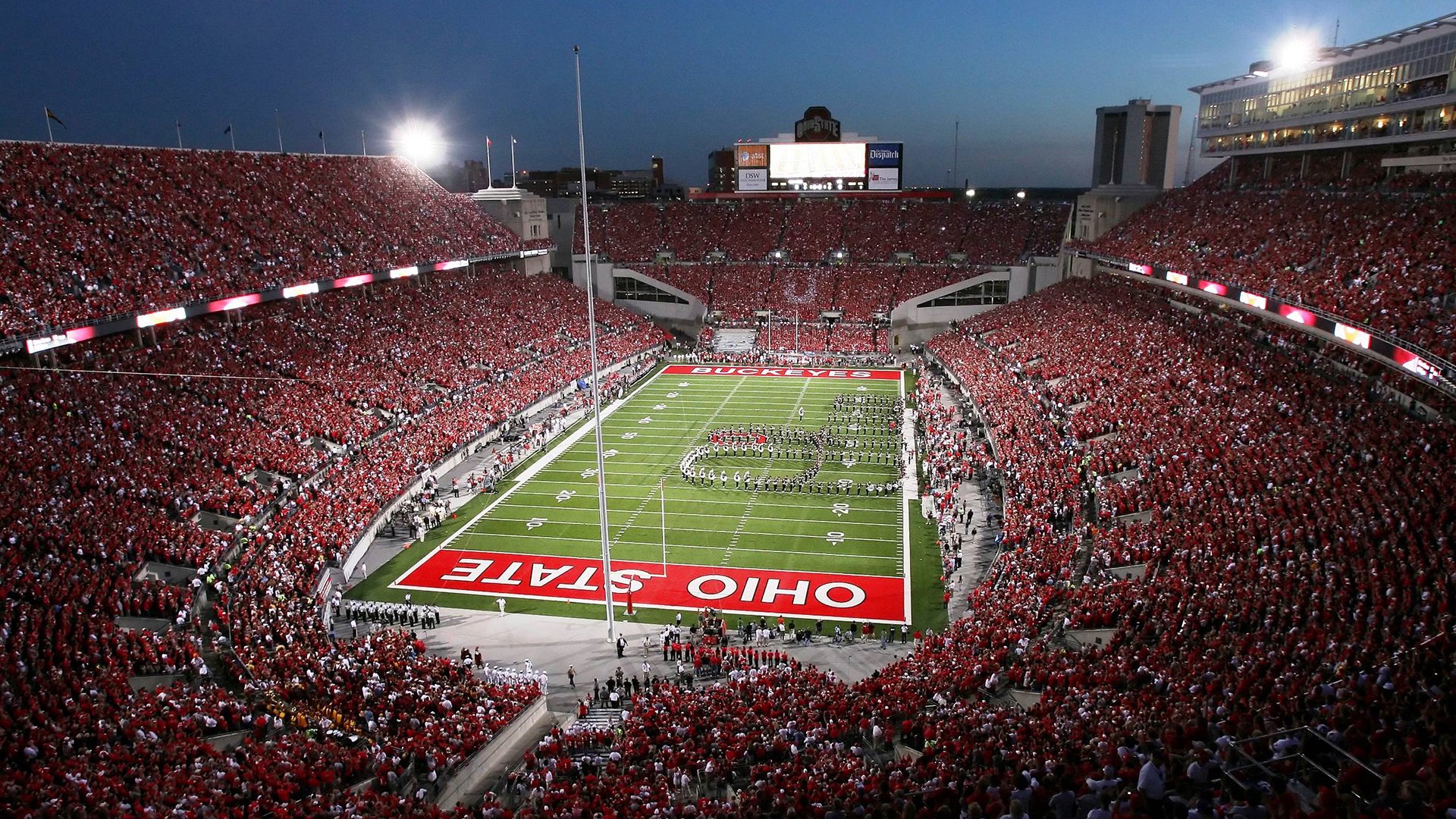 年轻队长是否具备统筹更衣室的能力，青年队队长