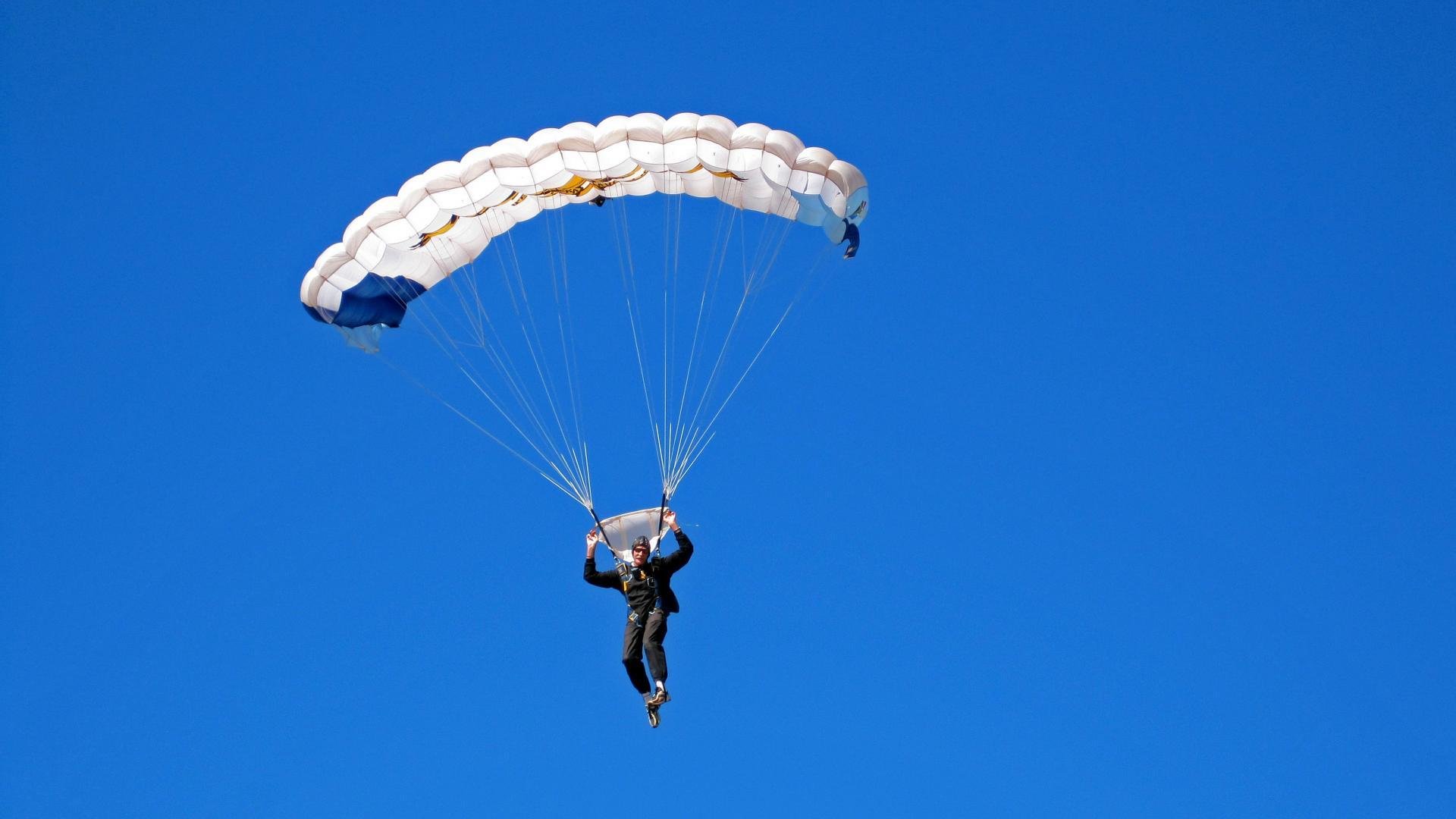 火箭球员赛后解读比赛，为接下来的表现打气，火箭队比赛啊